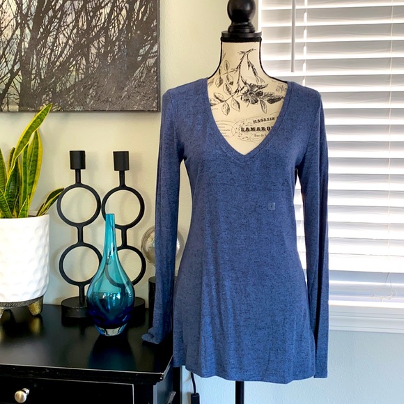 Express Tops - EXPRESS ONE ELEVEN Blue V-Neck Top L